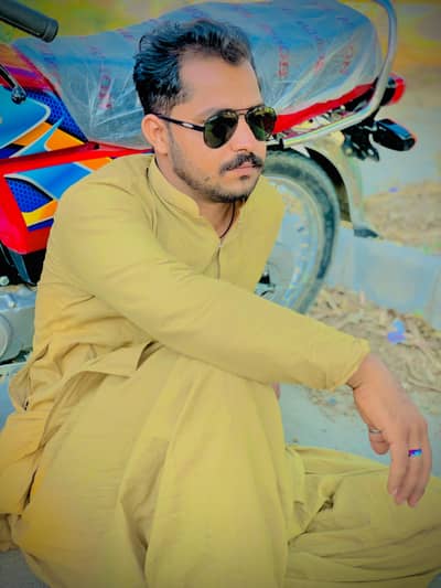 Ghar Ke Kaam Aur Driving K Liye Zimmedar Larka Availble Hai