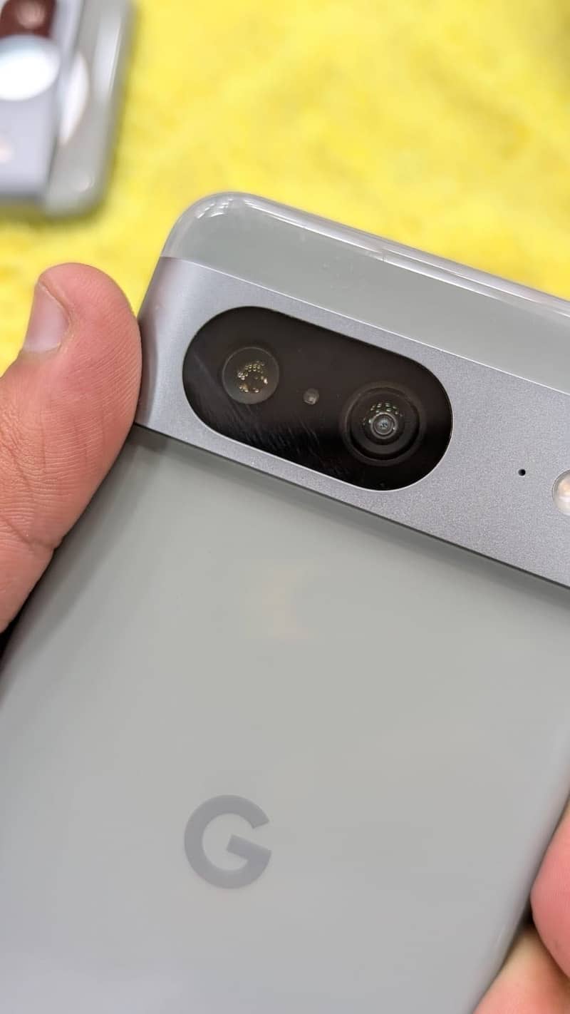 Google Pixel 8 4