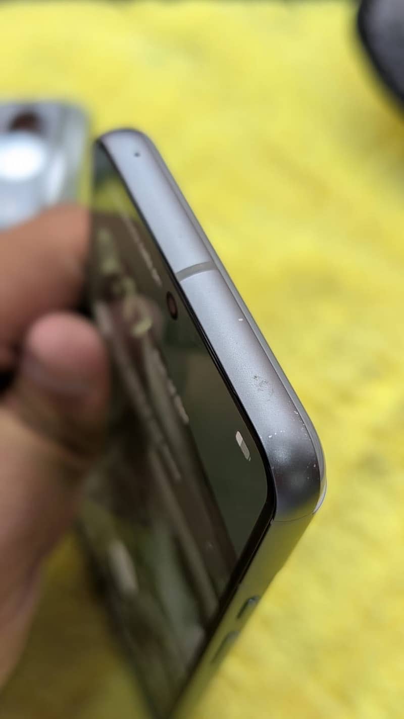 Google Pixel 8 5
