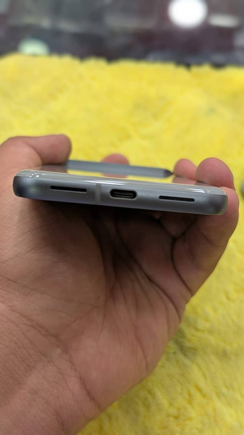 Google Pixel 8 14