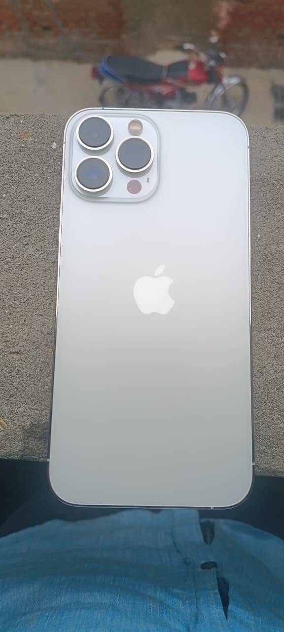 Apple iPhone 13 Pro Max 0