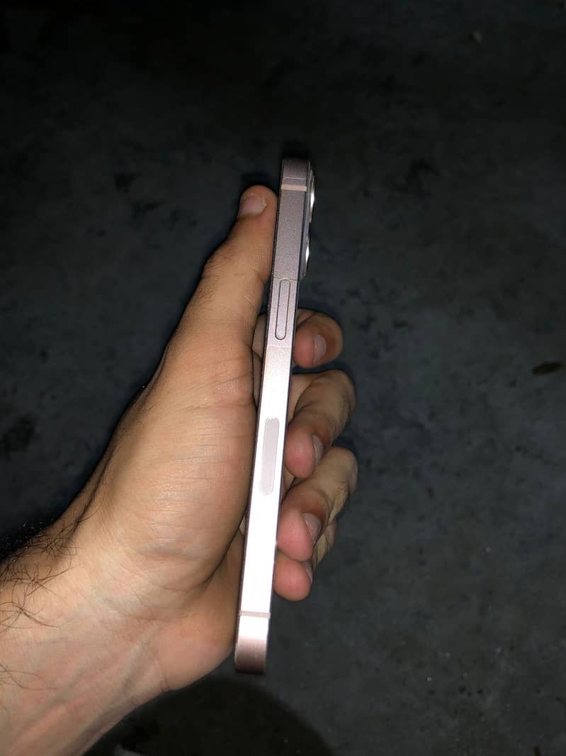Apple iPhone 13 3