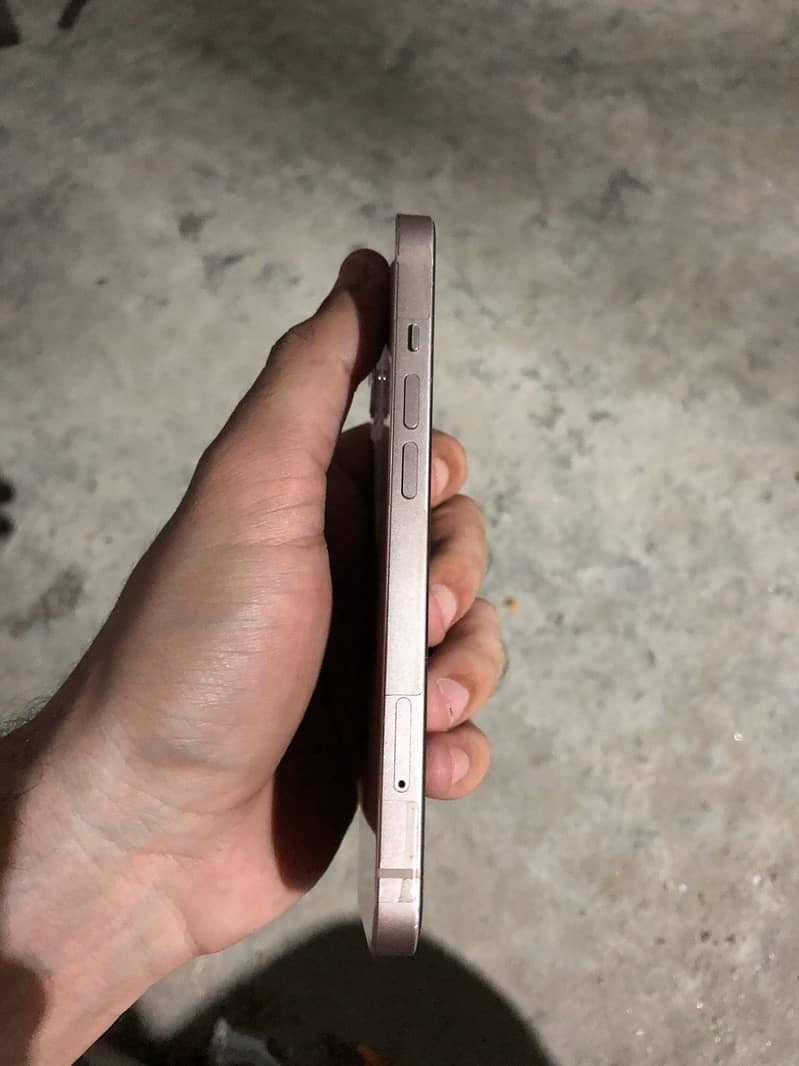 Apple iPhone 13 6