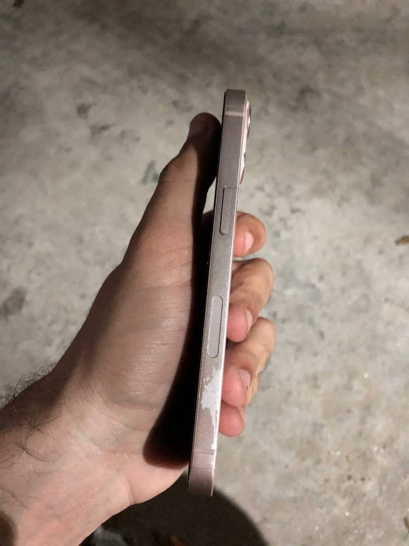 Apple iPhone 13 7