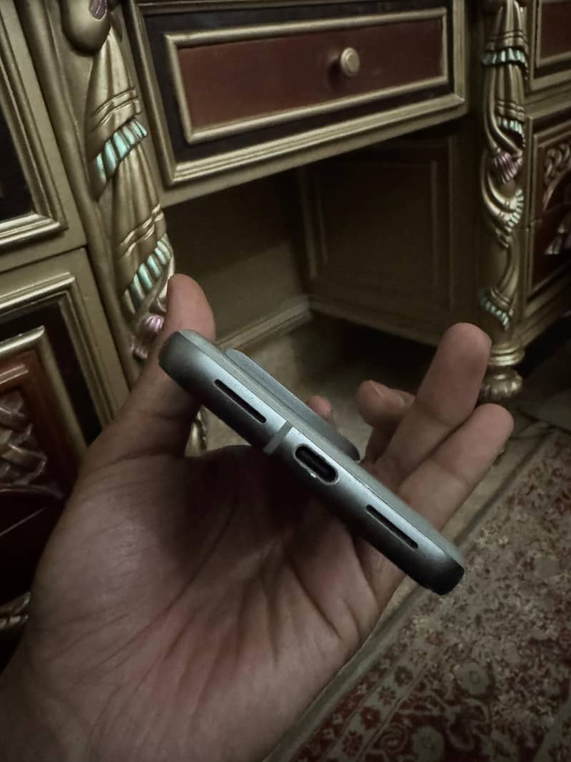 Google Pixel 8 3
