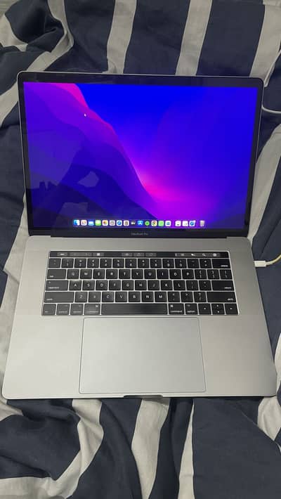 Macbook pro 2017 (15 inch)