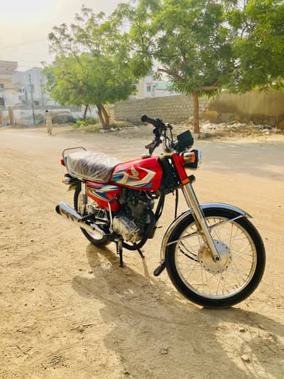 Honda 125 Karachi number golden number