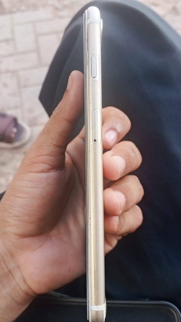 Apple iPhone 7 Plus 2