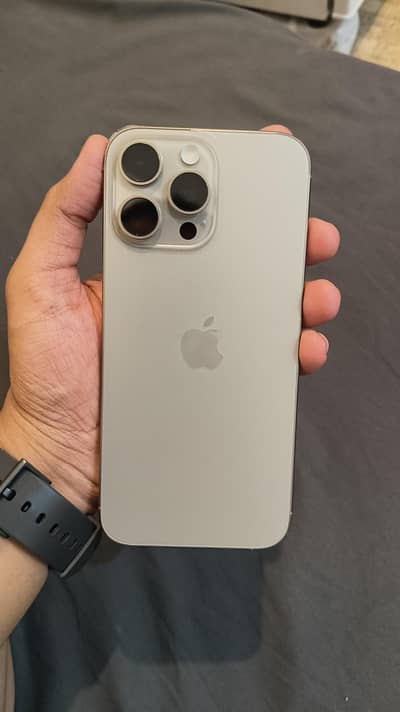 Apple iPhone 16 Pro Max