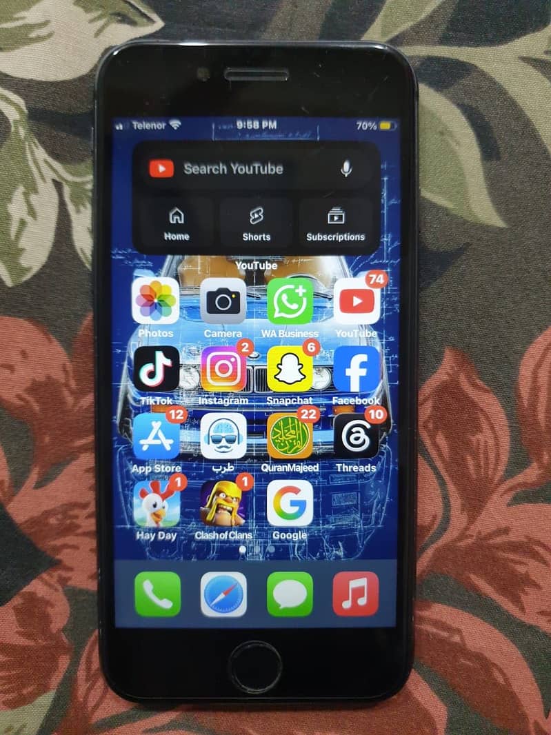 Apple iPhone 8 4