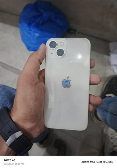 Apple iPhone 13