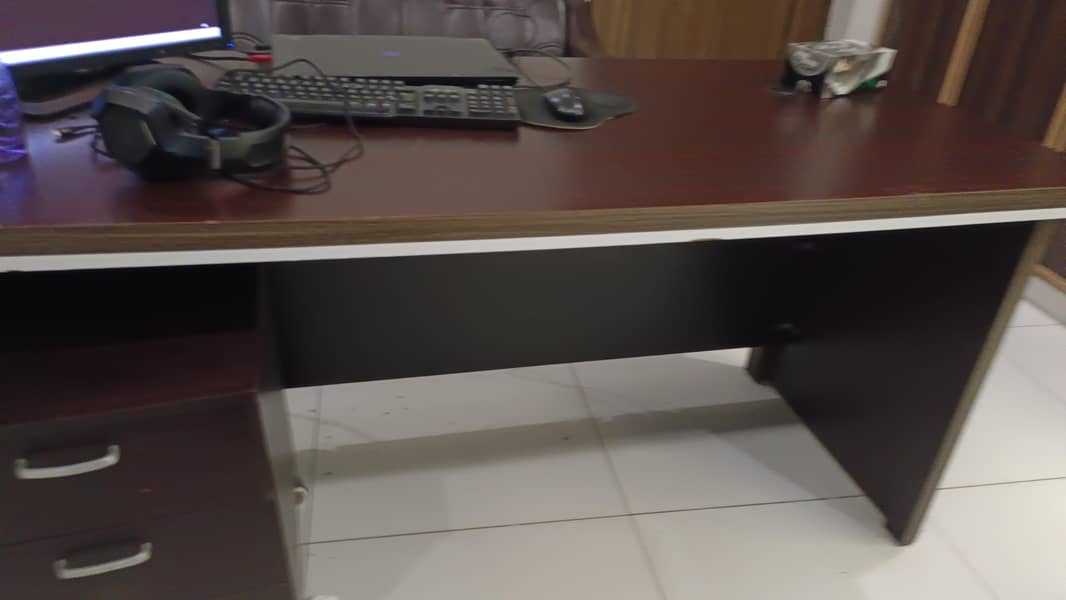 Executive table with 3 drawer set 2
