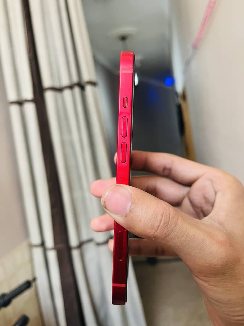 Apple iPhone 13 4