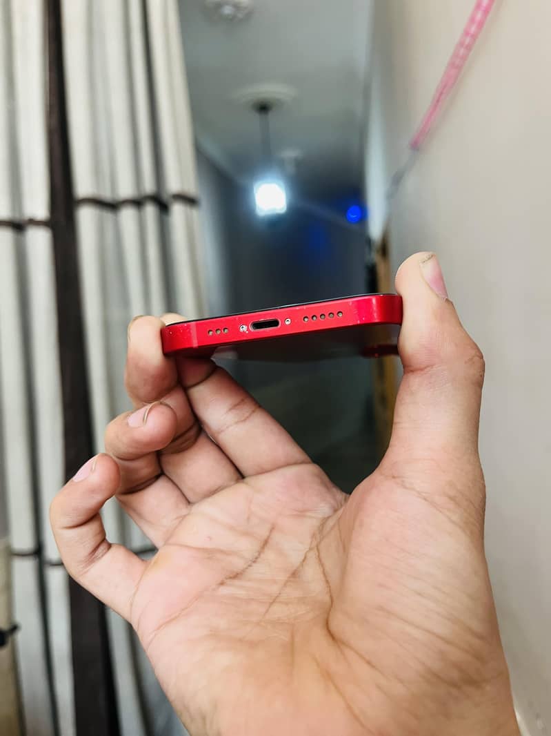 Apple iPhone 13 5