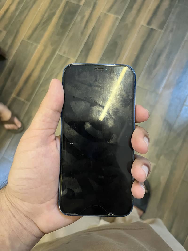 Apple iPhone 12 3