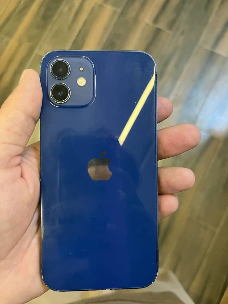 Apple iPhone 12 4