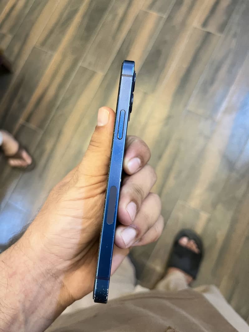 Apple iPhone 12 5