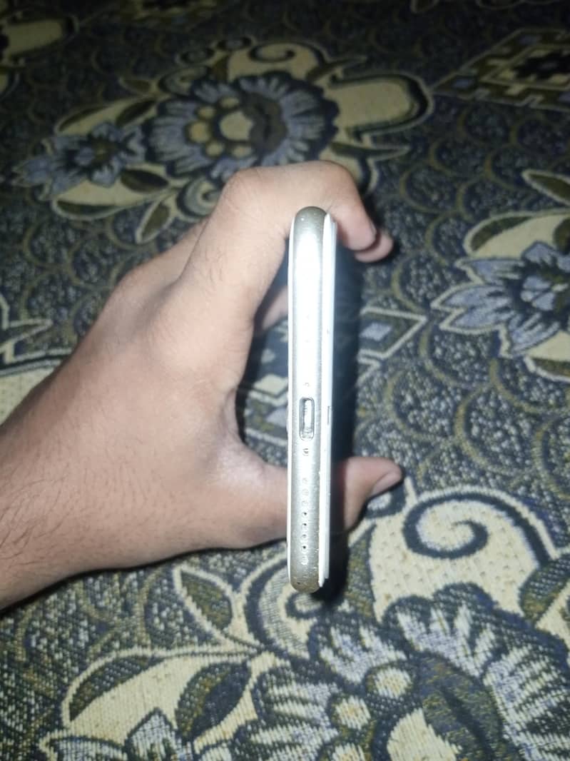 Apple iPhone 7 Plus 4