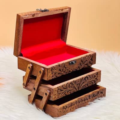Wooden Hotpot and wooden jewelry box– Excellent Condition