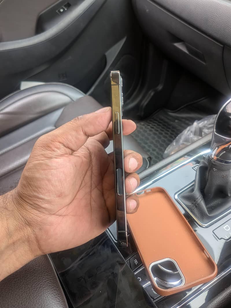iphone 12 pro 4