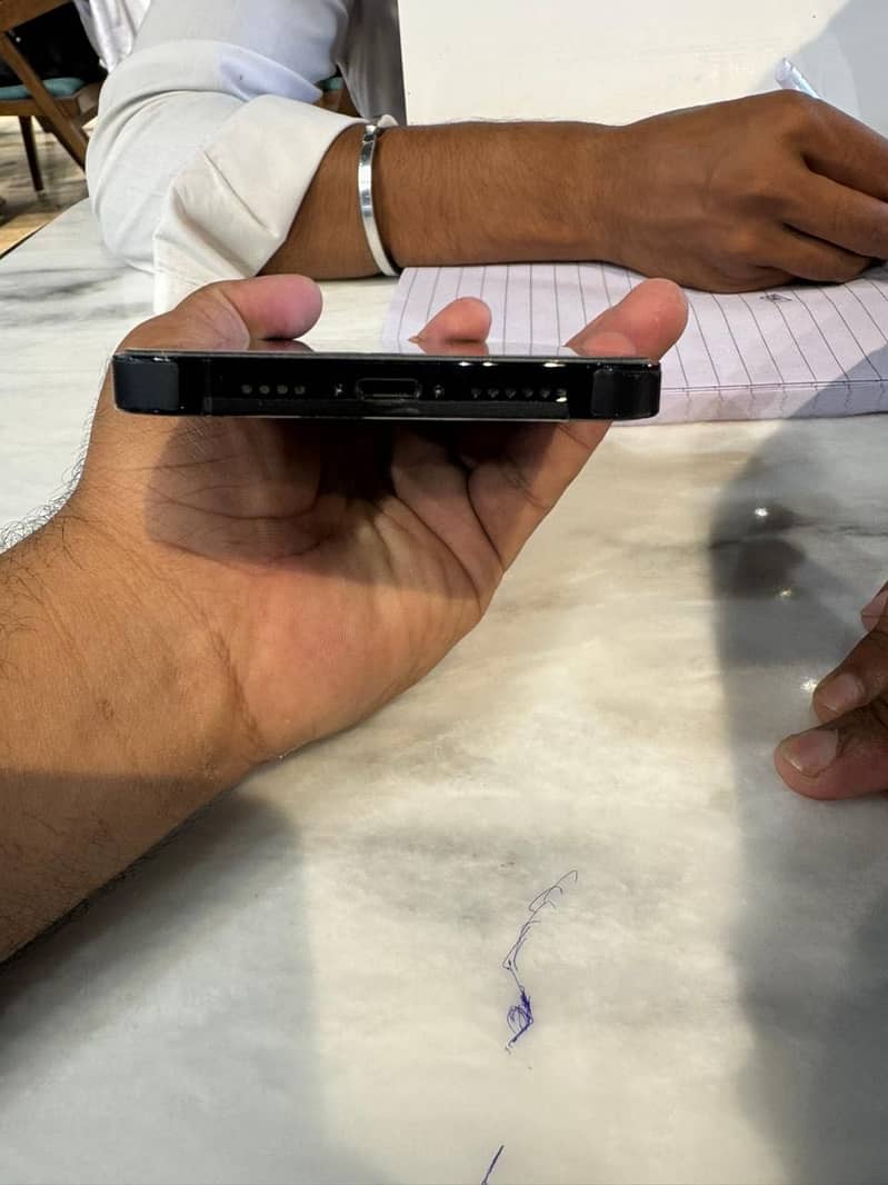 Apple iPhone 14 Pro Max 1