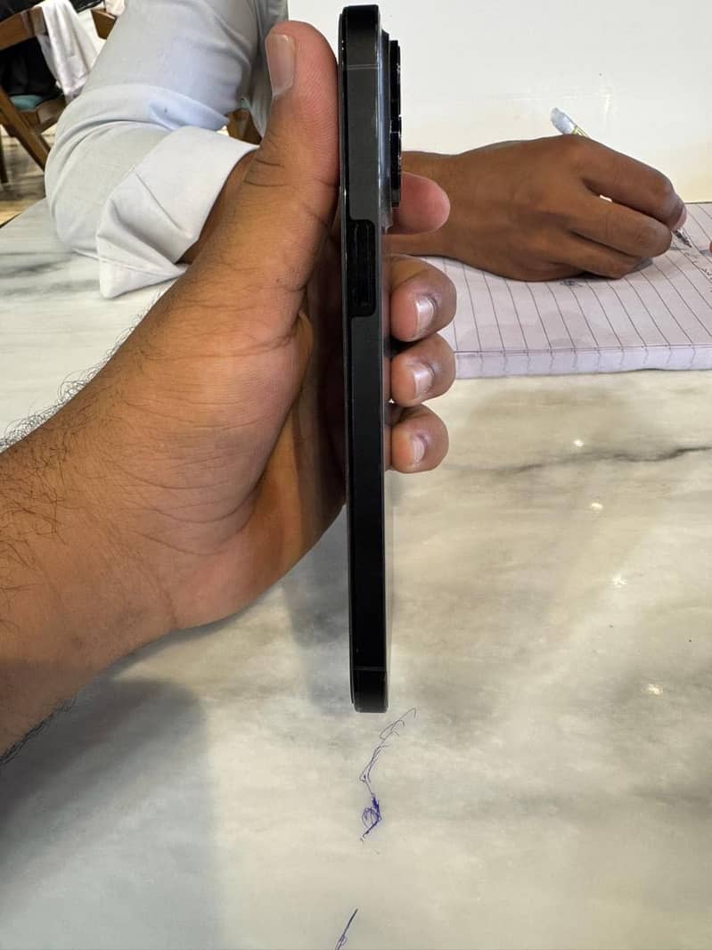 Apple iPhone 14 Pro Max 2