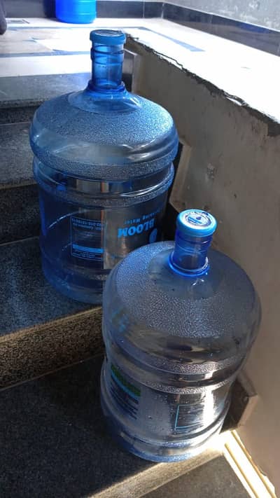 Aqua bloom mineral water