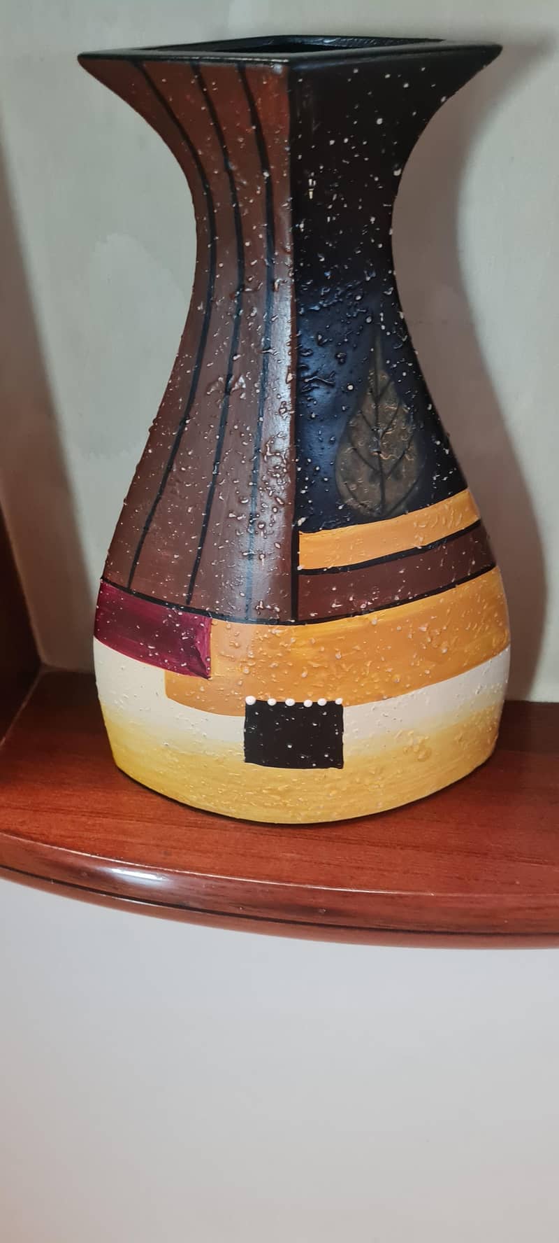two vases 0