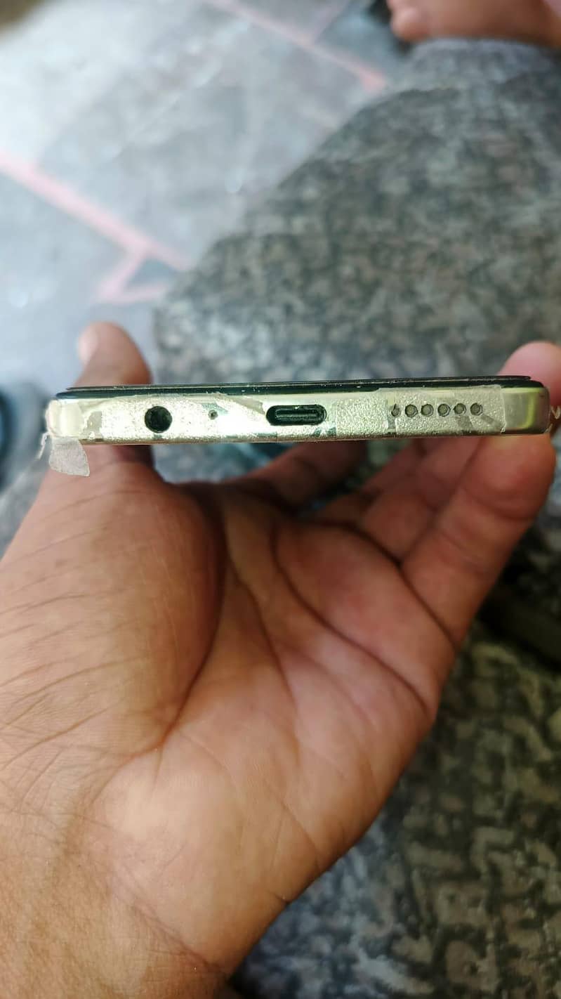 Tecno CAMON 30 1