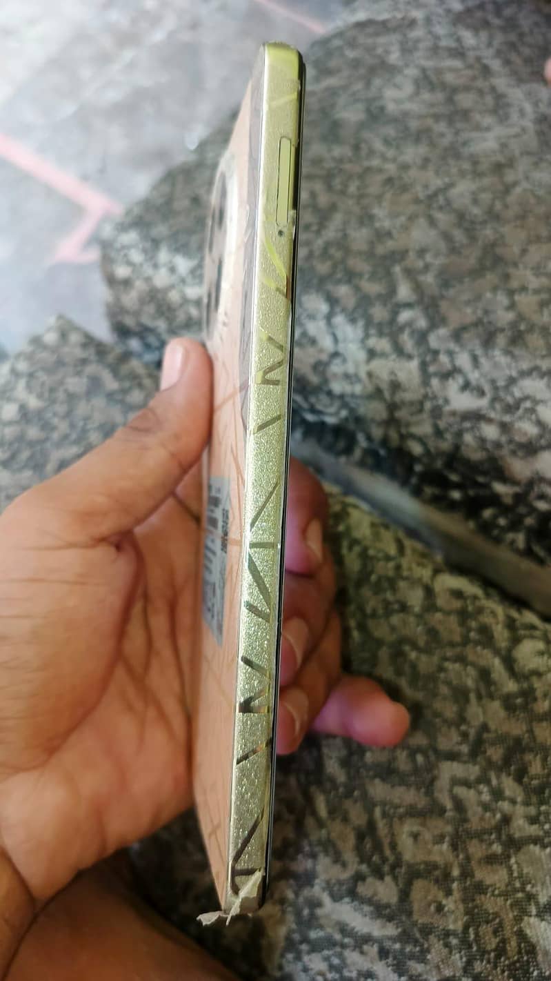 Tecno CAMON 30 4