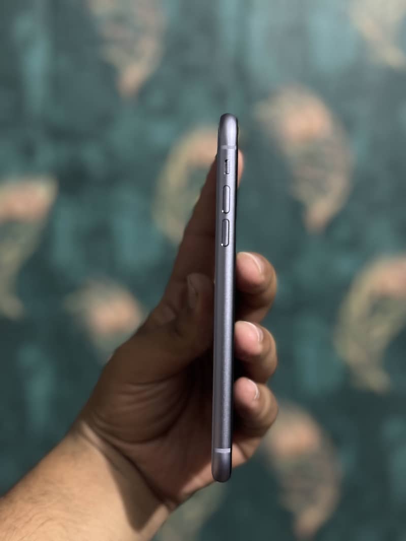 Apple iPhone 11 3