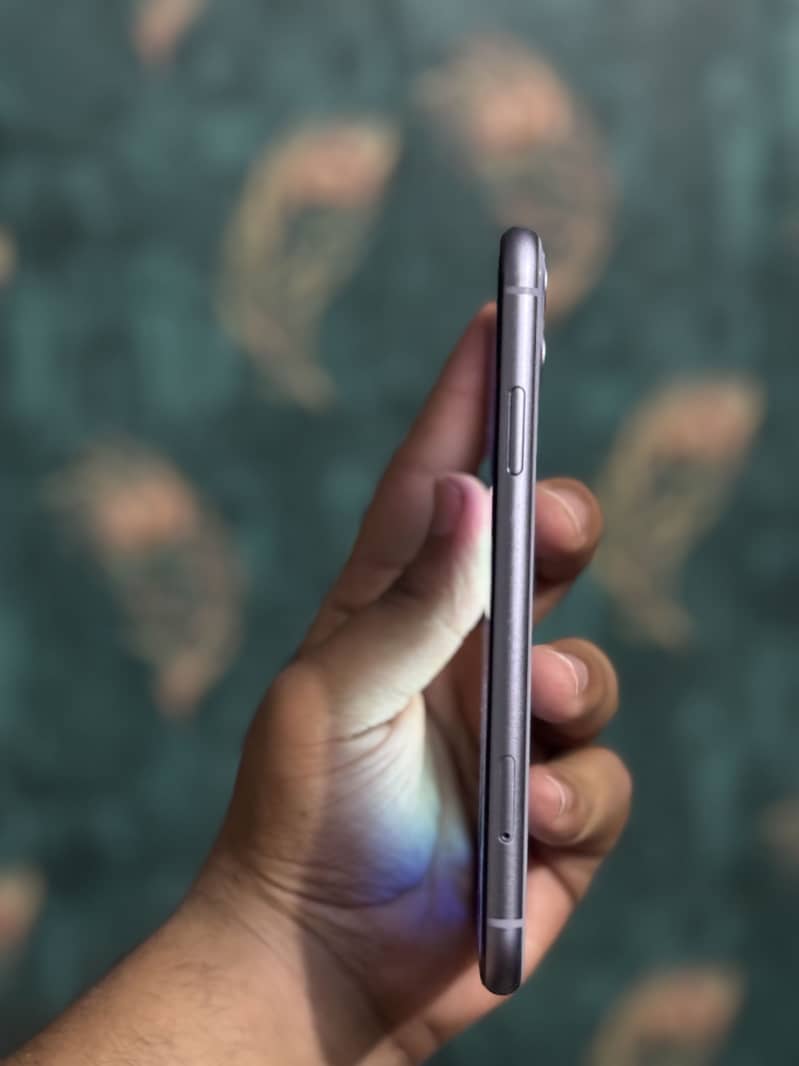 Apple iPhone 11 6