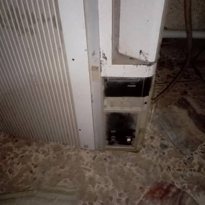 Mitsubishi window 220 ac