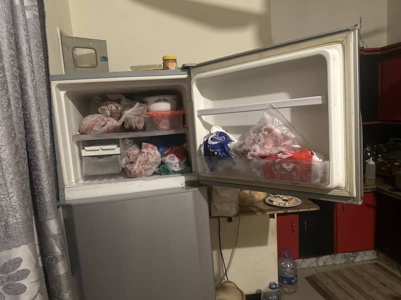 Sharp Refrigerator – Excellent Condition, Fully Working شارپ ریفریجریٹ 2