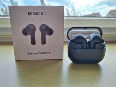 Samsung Galaxy Buds 3 Fe with case
