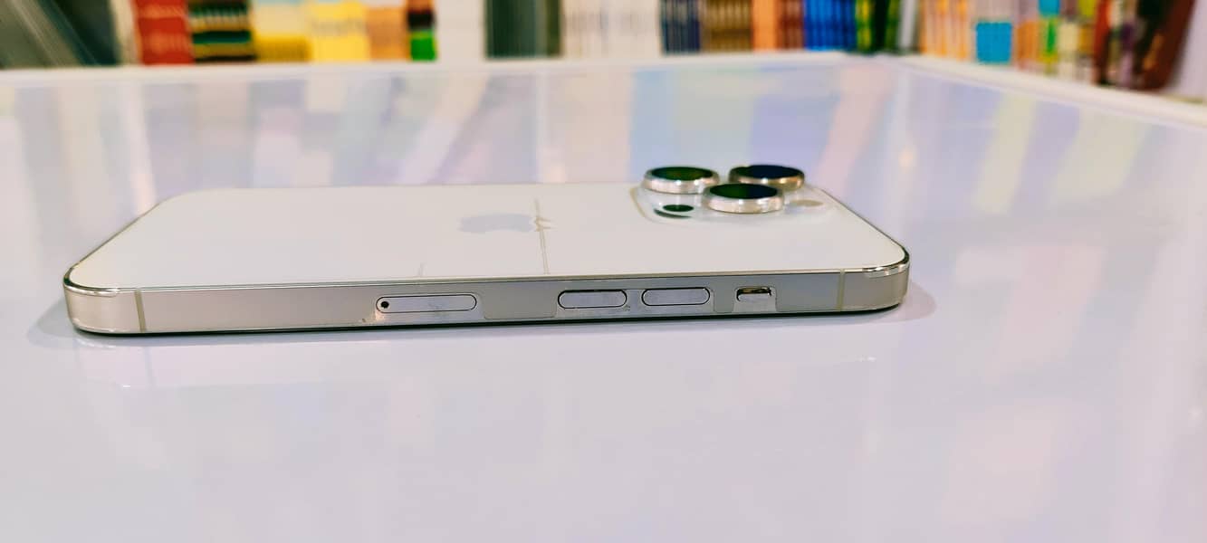 Iphone 14Pro 3