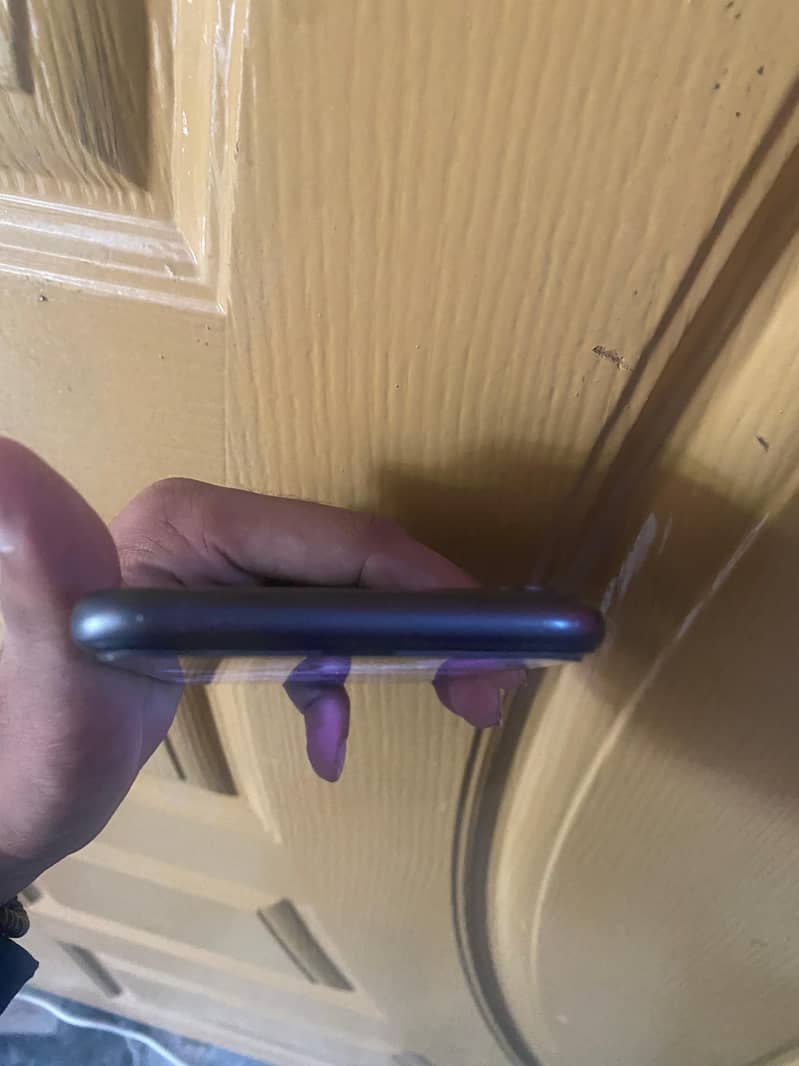 Apple iPhone 11 5