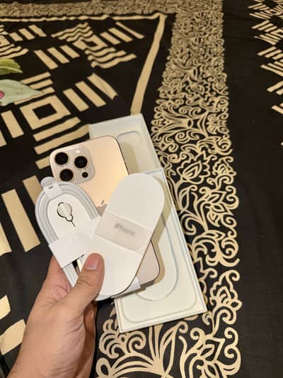 Apple iPhone 16 Pro Max JV
