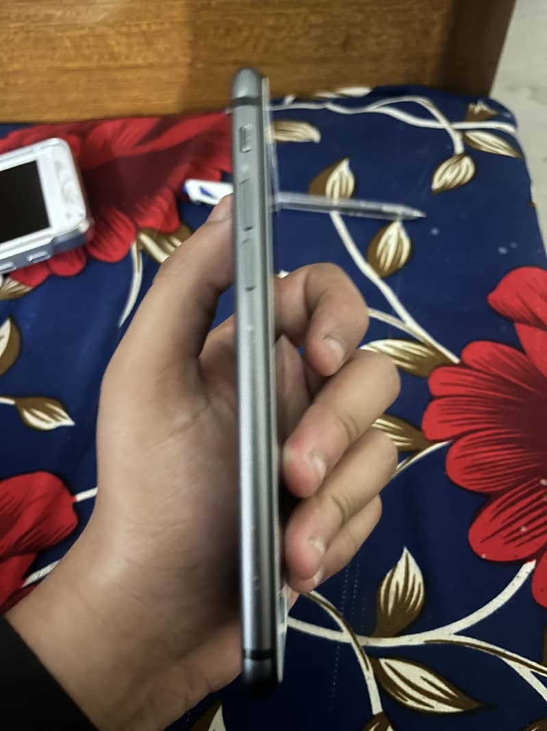 iPhone 8 2