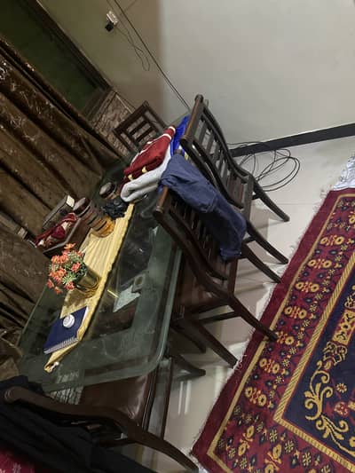Dining Table Set for Sale – Excellent Condition ڈائننگ ٹیبل سیٹ برائے