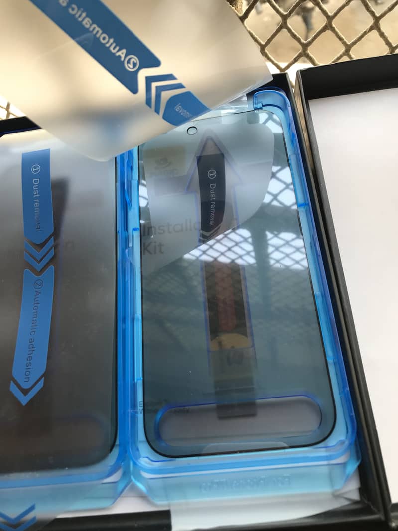 iPhone 17 pro screen protector 2