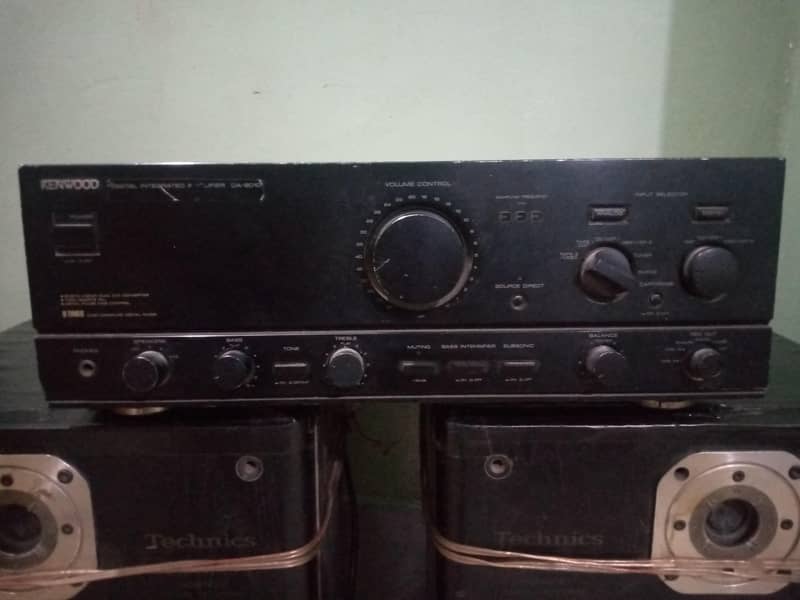 amplifier speaker 0