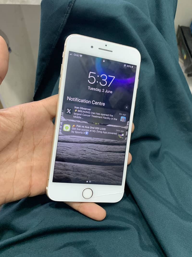 Apple iPhone 7 Plus 2