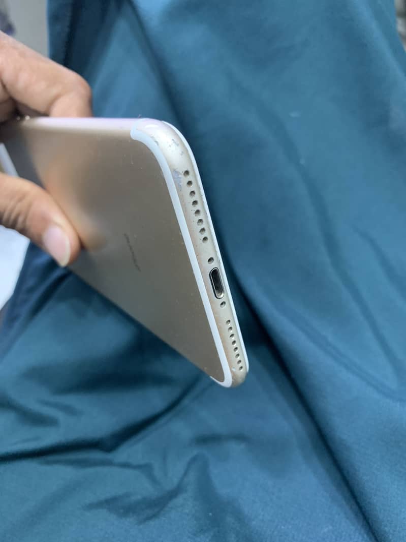 Apple iPhone 7 Plus 3