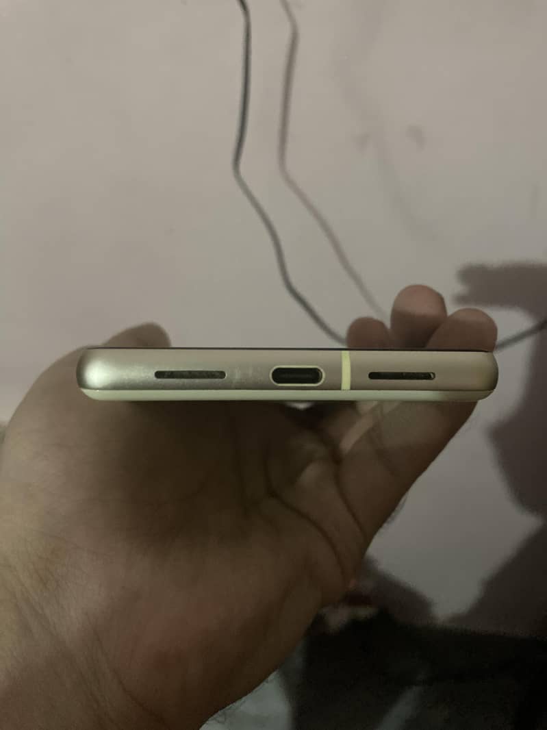 Google Pixel 7 4