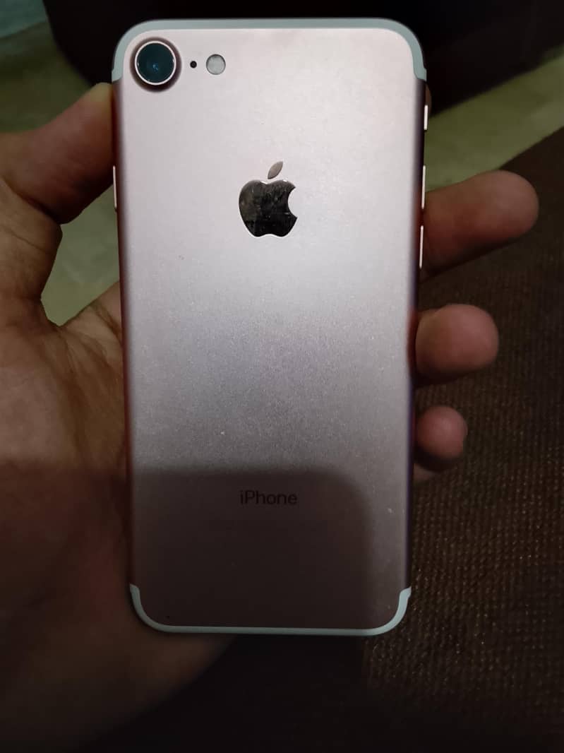 Apple iPhone 7 1