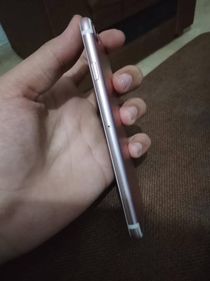 Apple iPhone 7 6