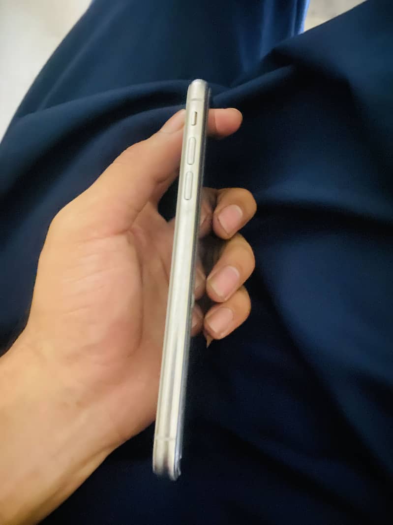 Apple iPhone X 2