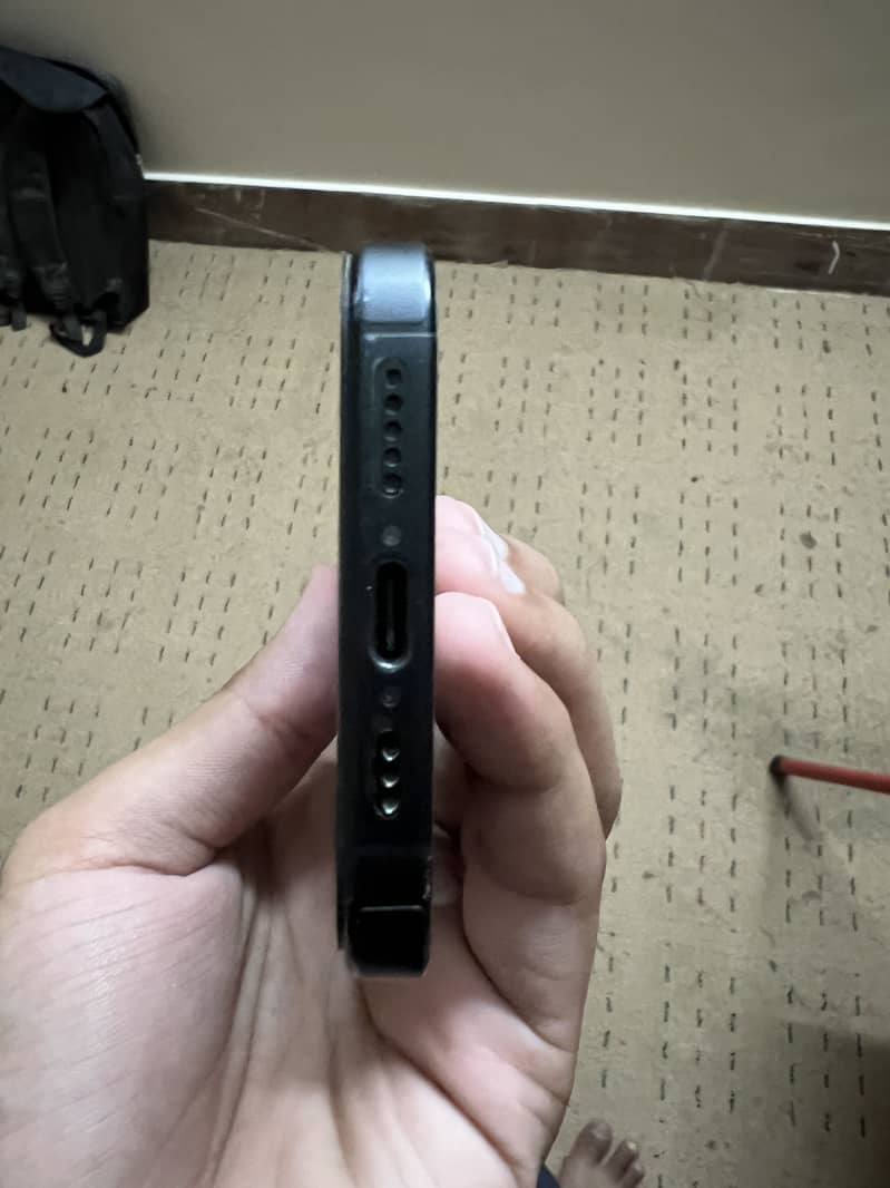 Apple iPhone 16 1