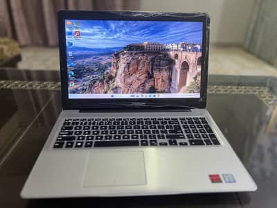 Dell Inspirion 5570 | Core i7 8th Gen | 4GB GPU | 8gb DDR4 | 256 nvme